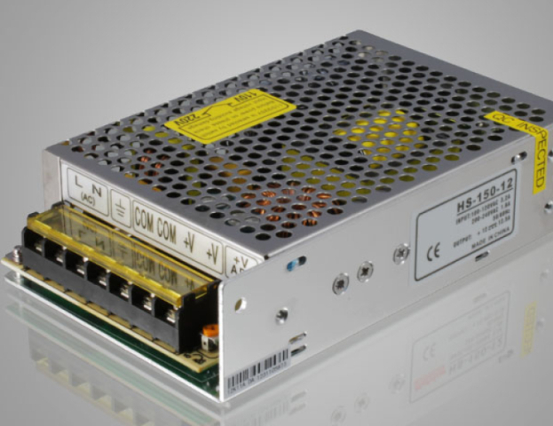 MasterLED 150 W-os beltéri tápegység, 12,5 Amper, 12V DC MasterLED 150 W-os beltéri tápegység, 12,5 Amper, 12V DC