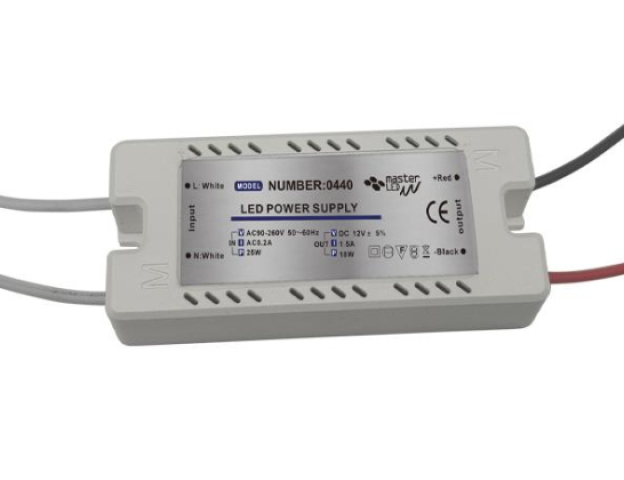 MasterLED 18 W-os beltéri tápegység, 1,5 Amper, 12V MasterLED 18 W-os beltéri tápegység, 1,5 Amper, 12V