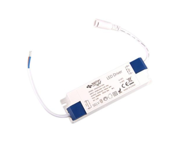 MasterLED 32 W-os állandó áramú tápegység, 45-55V, 600mA MasterLED 32 W-os állandó áramú tápegység, 45-55V, 600mA