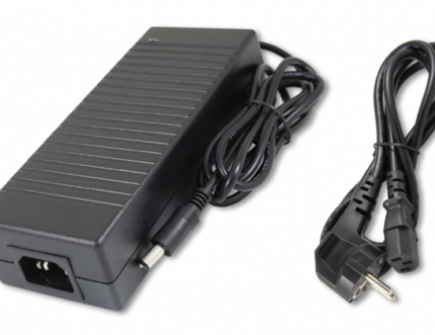 Masterled 120 W-os beltéri tápegység, 10 Amper, 12 VDC, konnektorba dugható, DC ... Masterled 120 W-os beltéri tápegység, 10 Amper, 12 VDC, konnektorba dugható, DC ...